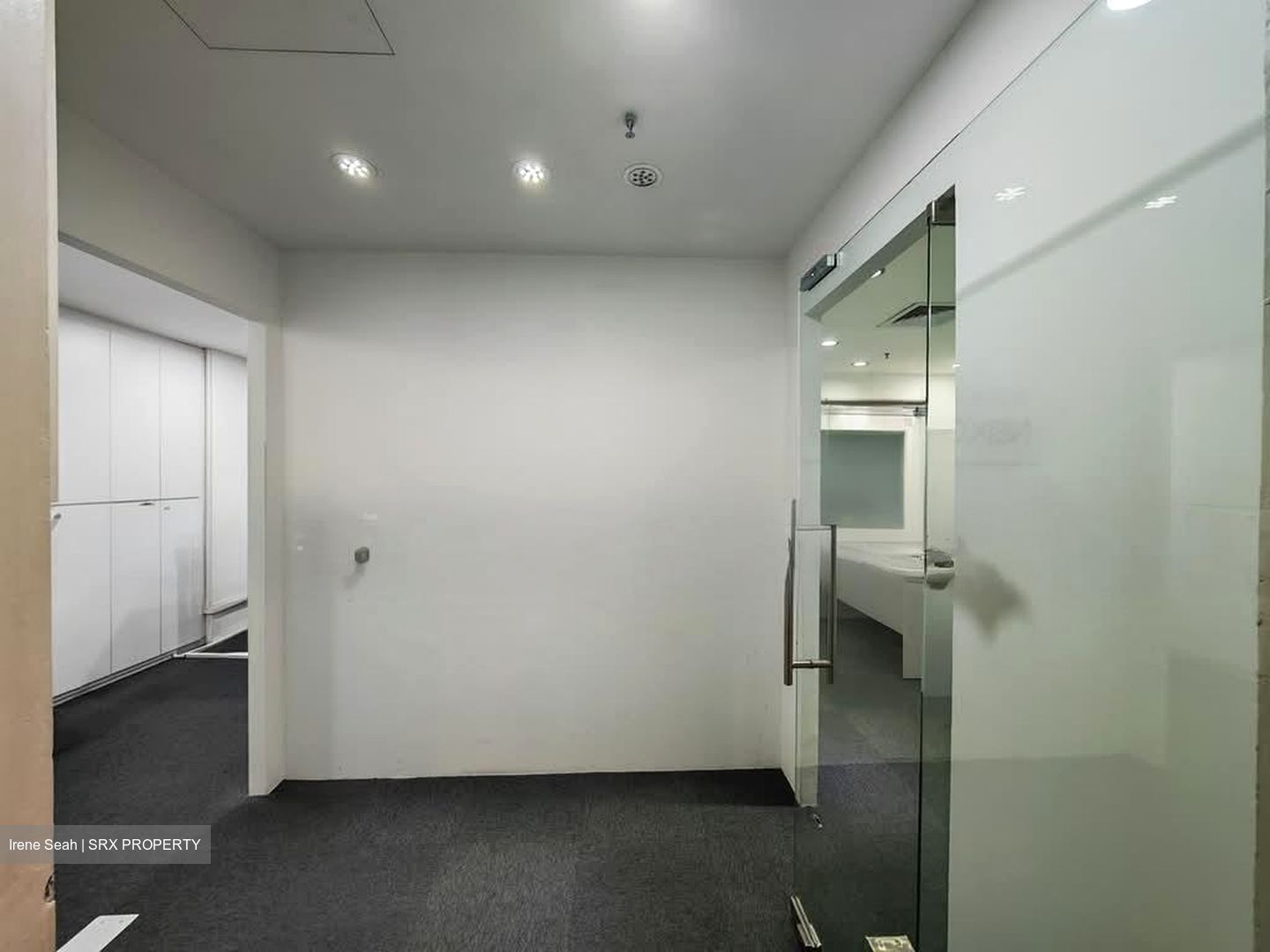 International Plaza (D2), Office #575430431